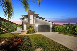 Exterior - New! Sunset Social-Brand New Luxury Home, 1 mile to the Beach! (Naples)