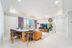 Comfort Triple Room | Interior - Lancaster Luxury Jptown HCMC (Ho Chi Minh City)