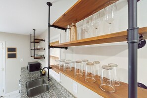 Interior - Wonderful 2-bedroom house with Wifi in peaceful Hapeville (Hapeville)