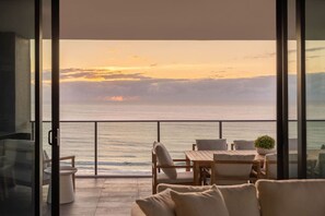 Interior - Luxury Beachfront Burleigh Heads (Burleigh Heads)