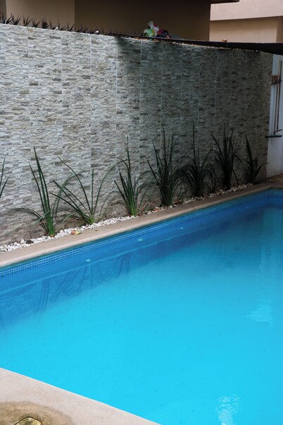 Apartment No. 2, perfectly located with swimming pool (pets welcome)