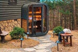Terrace/patio - Boutique Smoky Mtn Retreat-Views, Hot Tub, Sauna, EV charger (Sevierville)