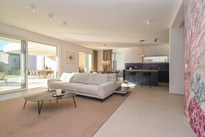 TV - Design Villa  Emily White by Istrabook (Bale)