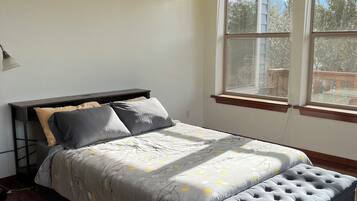 2 dormitorios, tabla de planchar con plancha, wifi gratis y ropa de cama