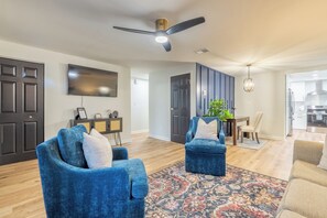 TV - Ballantyne, Private Yard, Work Desk & 1 Gig WiFi (Charlotte)