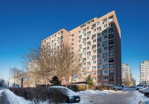 Exterior - Warszawa Wola Center 3-Bedroom Apartment (Warszawa)