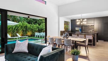 Smart TV, books, stereo, printers