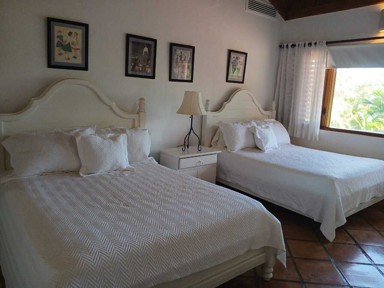 4 bedrooms, iron/ironing board, Internet, bed sheets