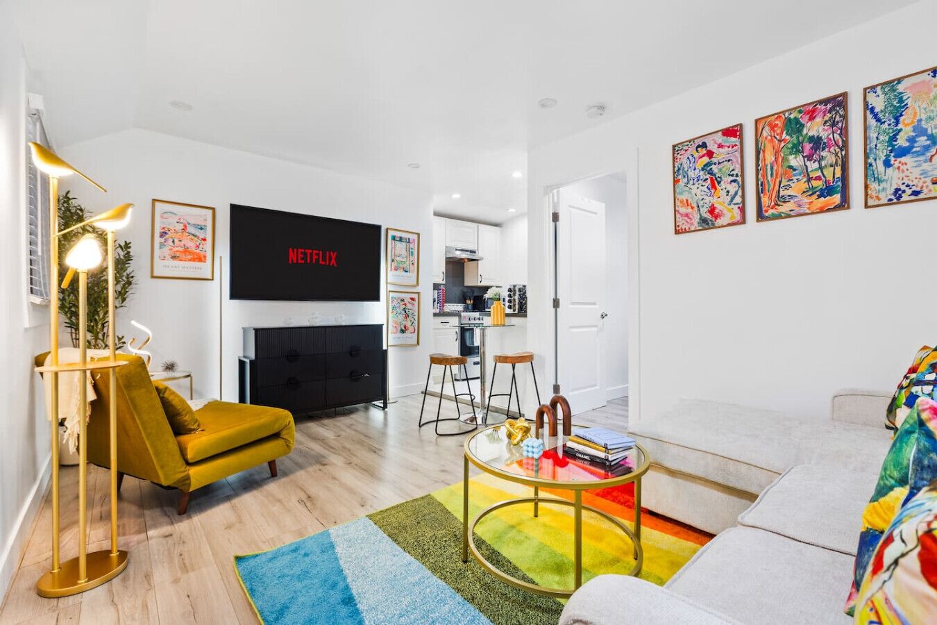 Télévision, chaîne hi-fi