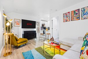 Télévision, chaîne hi-fi