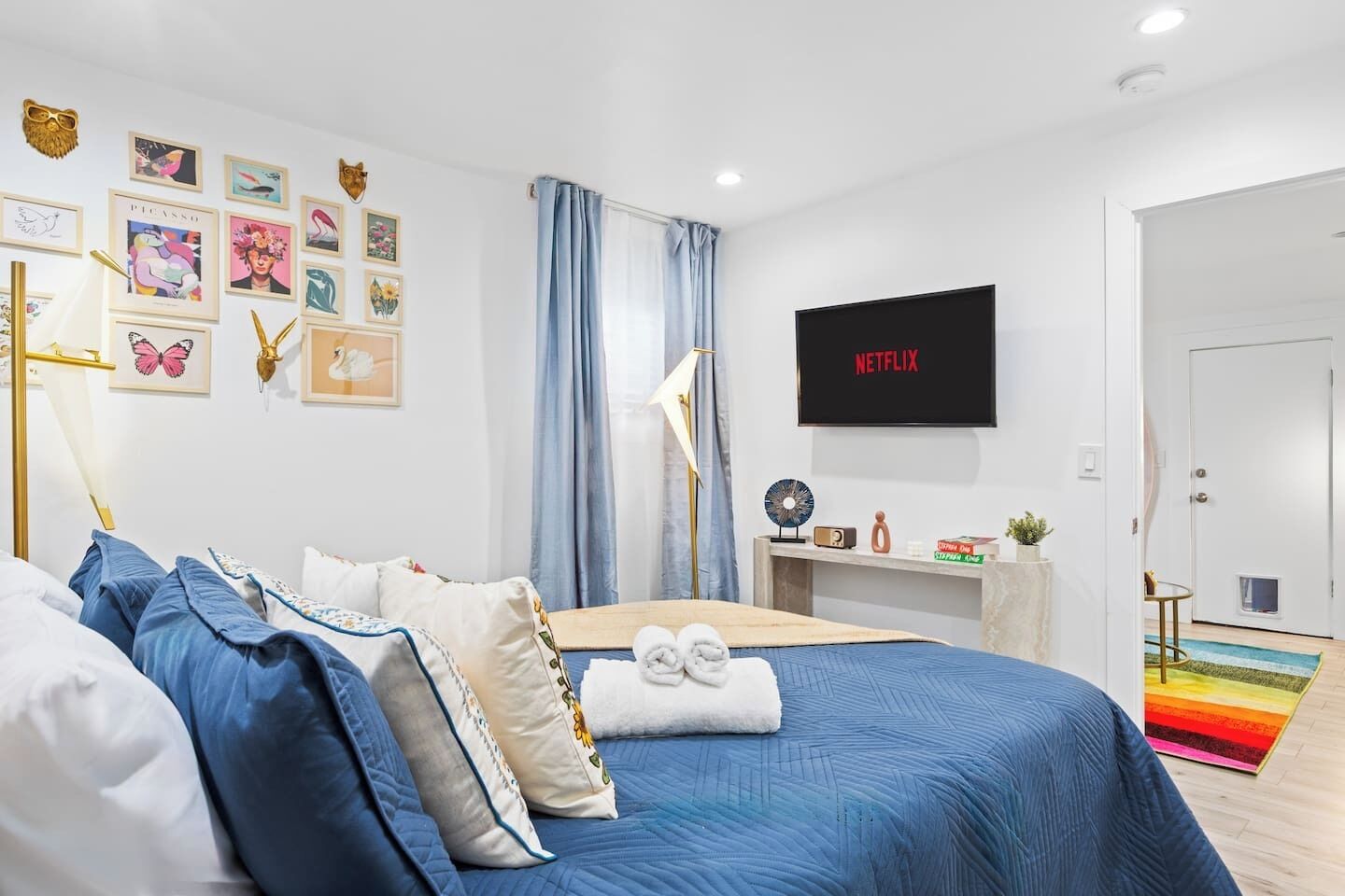 1 chambre, bureau, fer et planche à repasser, Wi-Fi