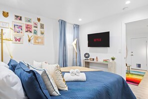 1 chambre, bureau, fer et planche à repasser, Wi-Fi