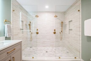 Shower, hair dryer, towels - Backyard Oasis, Pool,Sandy Magnolia, Sleeps 16,Eastern Lake,Golf Cart, Bikes (Santa Rosa Beach)