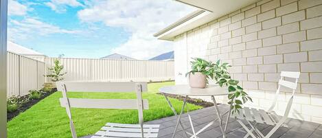 Deluxe Townhome, Garden View | Outdoor dining