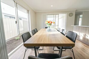 Deluxe Townhome, Garden View | Dining - StayAU Family Perfect Beach Getaway (Secret Harbour)