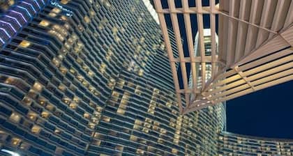 L40 Vdara Studio • City View • Free Valet • Pool
