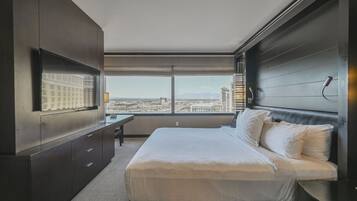 Desk, iron/ironing board, free WiFi, bed sheets