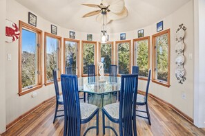 Dining - Abby Gale Dog Friendly Corolla Escape w/ Pool & Hot Tub (Corolla)