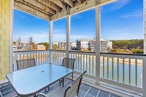 Outdoor dining - Coastal Get Away Pool, Gym & 5-Min Beach Drive (Kill Devil Hills)