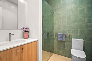 Bathroom - Harborview Modern 1 Bedroom Studio 9F/B (Victor Harbor)