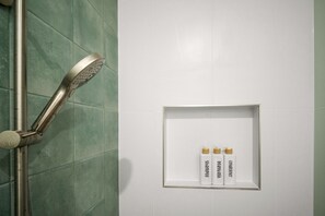 Bathroom - Harborview Modern 1 Bedroom Studio 9F/B (Victor Harbor)