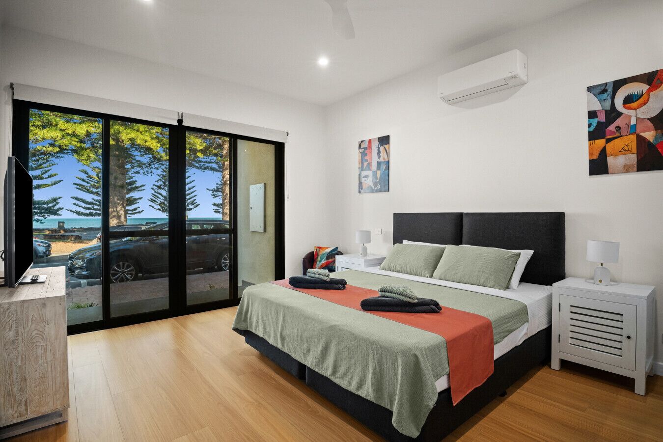 1 bedroom, desk, iron/ironing board, WiFi