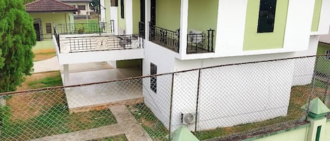 Appartement présidentiel, balcon, vue sur le jardin | Extérieur