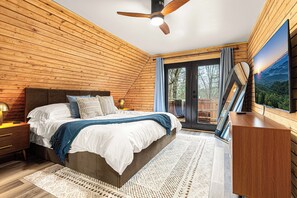 2 bedrooms, desk, iron/ironing board, travel cot - A-Frame - Barrel Hot tub, Barrel Sauna, Fire Pit (Ellijay)