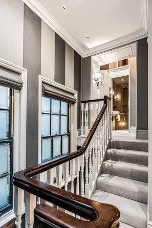 Apartment - Cadogan Square Ultra-luxe 4BR Private Garden (London)