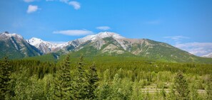 Miscellaneous - 1 bedroom, top floor, stunning views! Hot tubs, fitness & parking garage onsite. (Canmore)