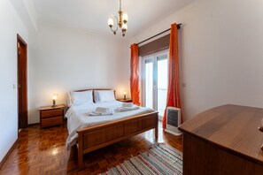 2 bedrooms, iron/ironing board, Internet, bed sheets - Wild Atlantic 2 bedroom apartment (Aguieira)