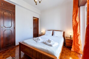 2 habitaciones, tabla de planchar con plancha, internet y ropa de cama 