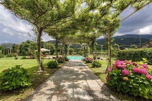 Property grounds - Villa Carrabelle - Luxury Near Lucca (Lucca)