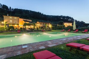 Pool - Villa Carrabelle - Luxury Near Lucca (Lucca)