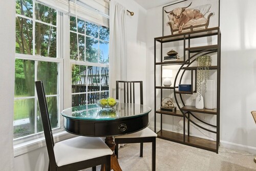 Near Downtown, Duke Univ & Hospital w/ Fast WiFi