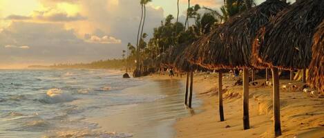 Private beach nearby, white sand