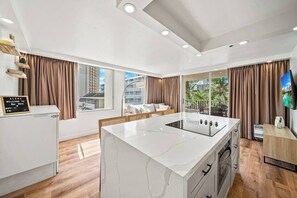Interior - Stylish Fully Renovated 1bdrm near Waikiki Beach (Honolulu)