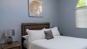 Iron/ironing board, Internet, bed sheets - Gated Retreat with Resort Pool, Caymanas Estate (Portmore)