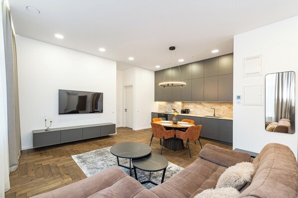 TV - Vytauto 43 Residence – Lietūkis by Domvia (Kaunas)