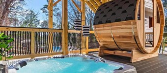 Family Escape• Pool, Hot Tub, Sauna, Speakeasy• Near Truist