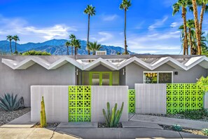 Exterior - The Juanita Retreat - Palm Springs Pool Home with Spa, Grill, & Mountain Views (Palm Springs)