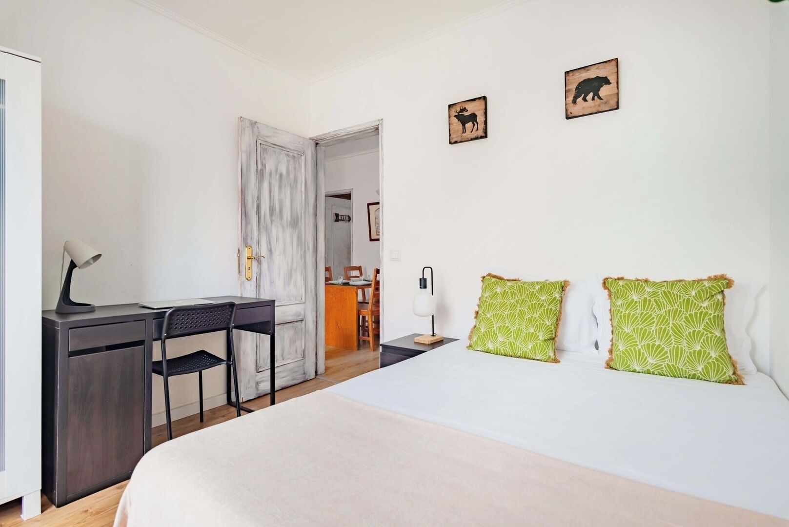 Iron/ironing board, travel cot, WiFi, bed sheets