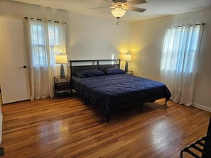3 bedrooms, WiFi, bed sheets - Comfortable 3-bedroom home in beautiful Kansas City with AC for FIFA World Cup. (Kansas City)