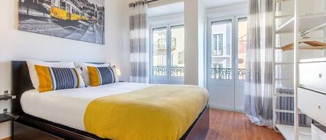 1 chambre, fer et planche à repasser, accès Internet
