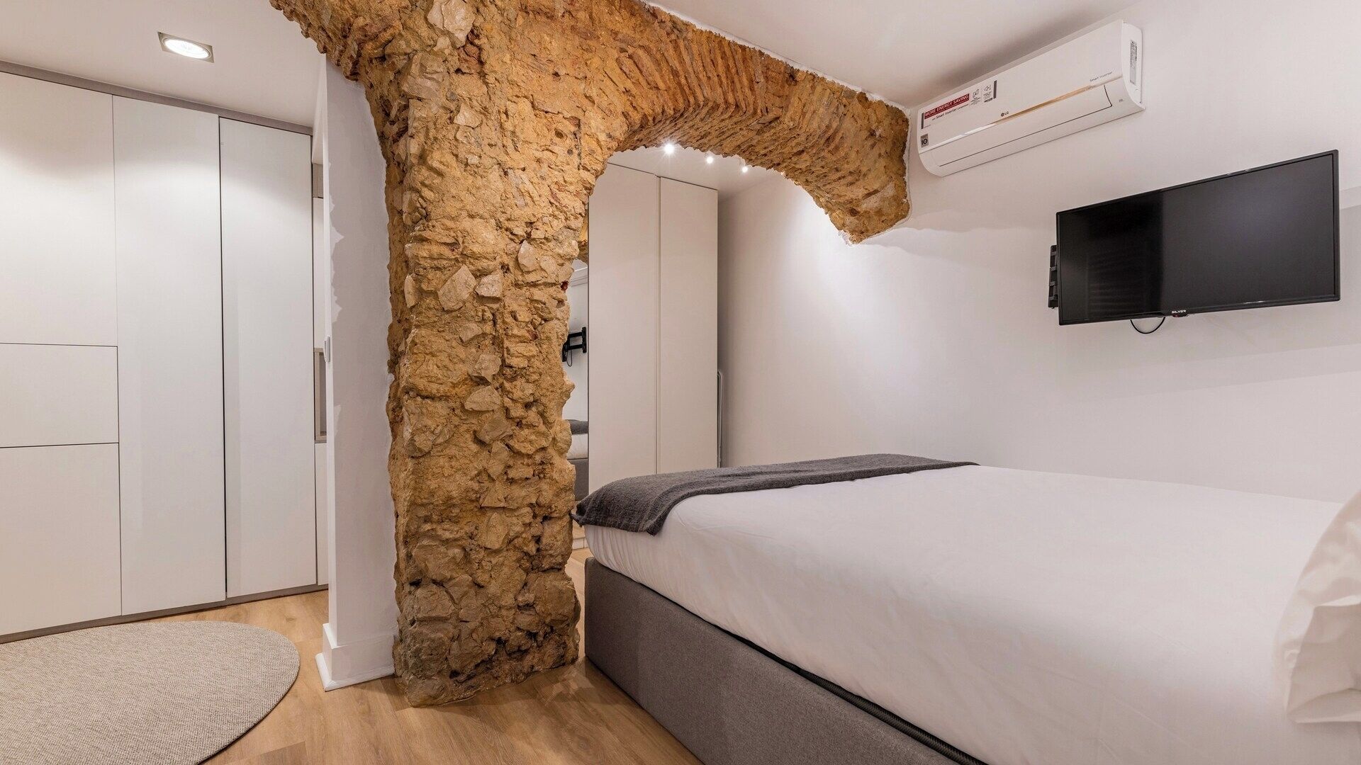 Bügeleisen/Bügelbrett, Reisekinderbett, WLAN, Bettwäsche