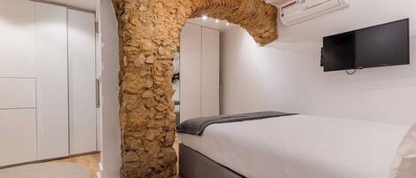 アイロン / アイロン台、旅行用ベビーベッド、WiFi、ベッドシーツ