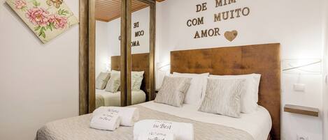 アイロン / アイロン台、旅行用ベビーベッド、WiFi、ベッドシーツ