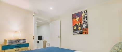 Strykejern/-brett, reiseseng for barn, wi-fi og sengetøy