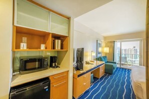 Interior - Ocean View High Floor Unit @ The Ala Moana Hotel (Honolulu)