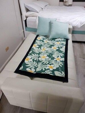 Small sofa bed for the person about 5'2" (155cm). - 28F Panorama Ocean View Studio with Full Kitchen! (Honolulu)